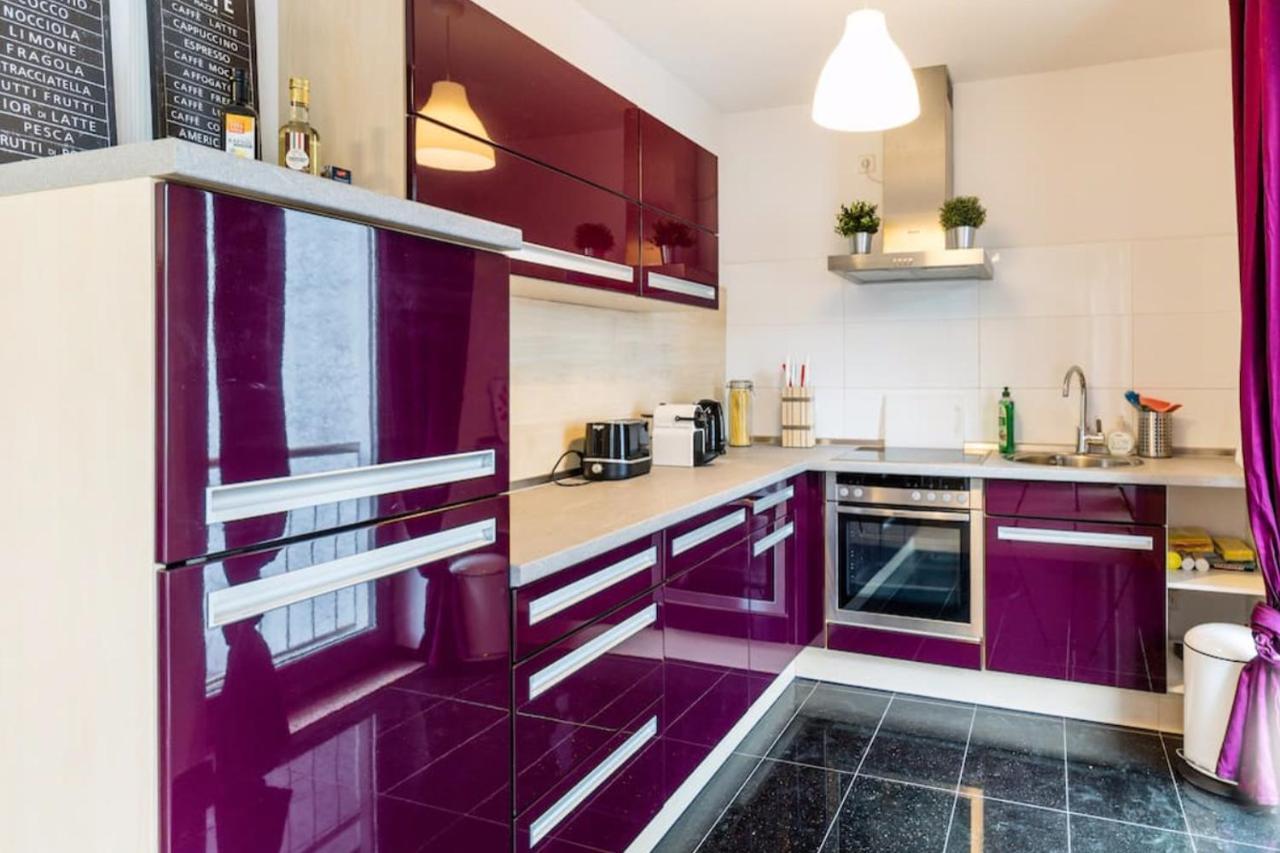 Homefy Oldtown Apartment - 6 People - 2 Bath - Balcony - Top Location Düsseldorf Extérieur photo